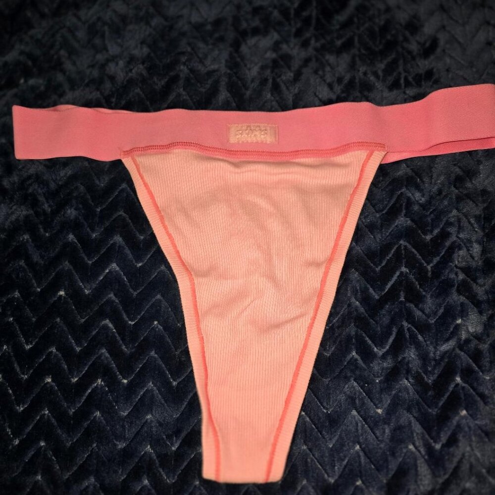 SKIMS Cotton Rib Mid-Rise Thong Sz M Bubble Gum NWT